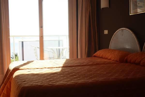 Hotel Vela Roses Exterior photo