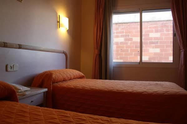 Hotel Vela Roses Exterior photo